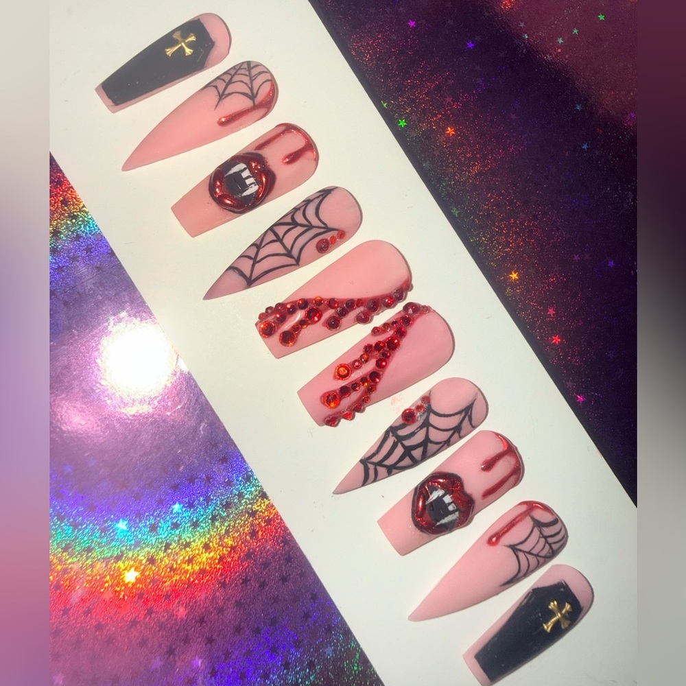 She Bites…Mistress of the night Set